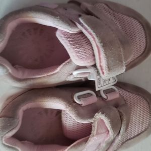 Ugg kids shoes
